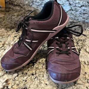 Xero Prio in Fig/Elderberry 8.5 women’s